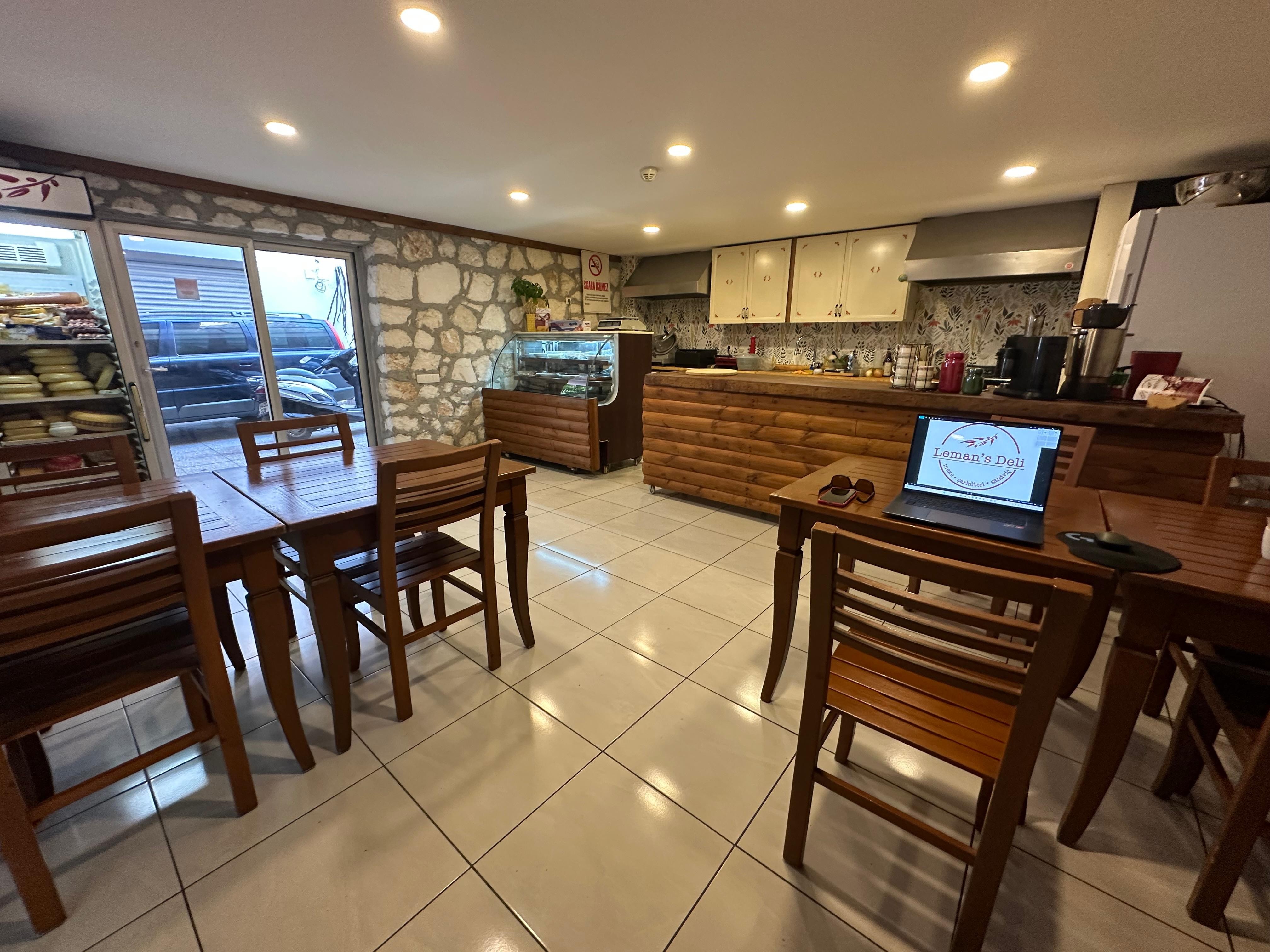 Leman’s Deli iç mekan